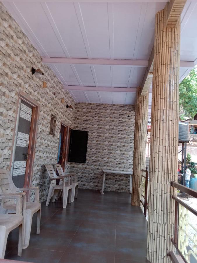 Hotel New Alpha House Matheran Exterior foto